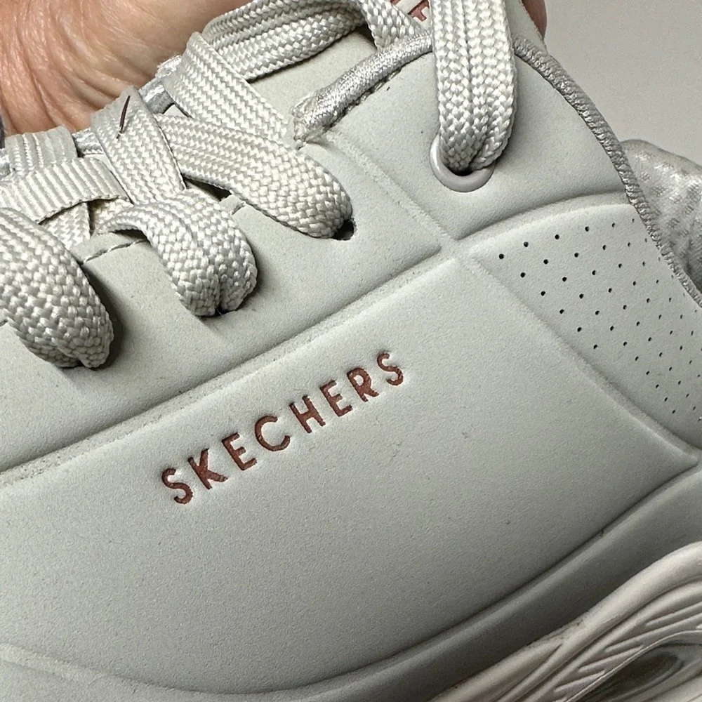 Skechers Men's Gray Sneakers with Brown Accents
